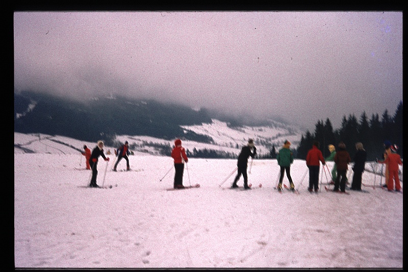 10.Engelmar dec 1974 Brigitte,Marion,Peter.JPG
